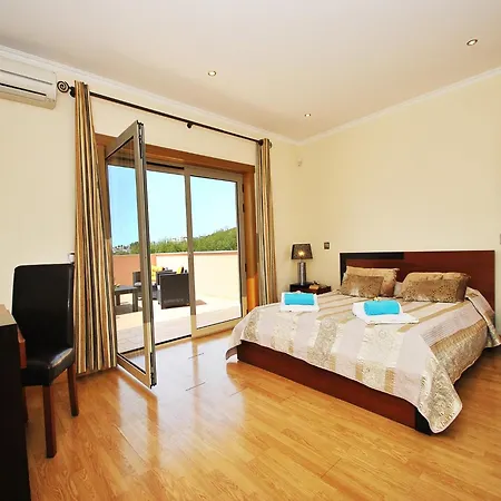 Villa Villa In Algarve Near Golden Beaches *