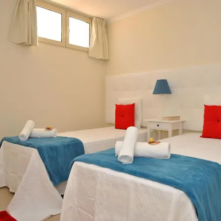 Villa In Algarve Near Golden Beaches Albufeira